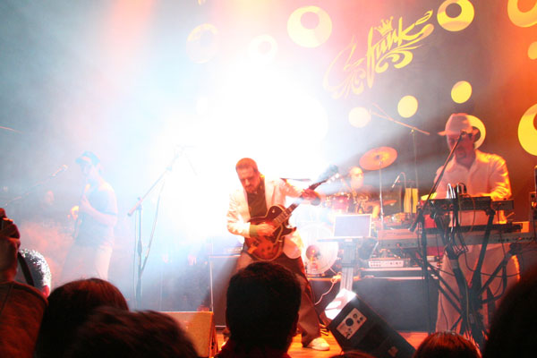 http://www.bravomartin.cl/files/gimgs/13_cfunk.jpg